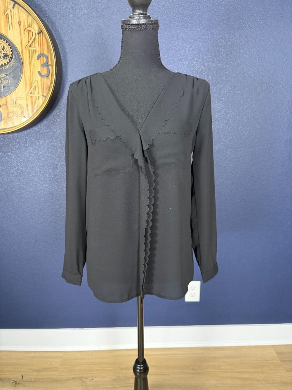 HD in Paris Anthropologie Black Scalloped V-Neck Blouse | 0